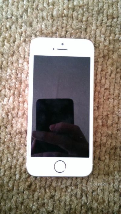 Лот: 7202265. Фото: 1. iPhone 5s Gold, 32 ГБ. Смартфоны
