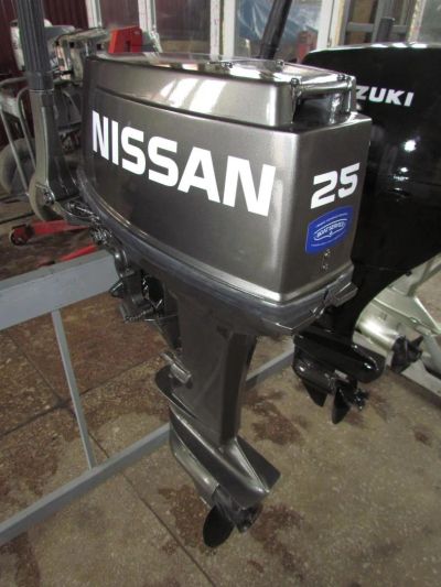 Лот: 9691329. Фото: 1. Лодочный мотор Nissan (Tohatsu... Лодочные моторы