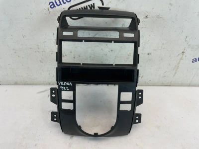 Лот: 24872211. Фото: 1. рамка магнитолы Kia Venga YN. Кузов