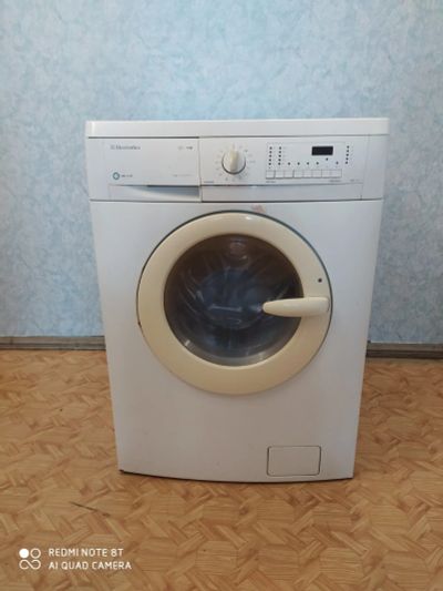Лот: 15738390. Фото: 1. Стиральная машина Electrolux EWF1025. Стиральные машины