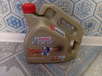 Лот: 18412447. Фото: 1. Моторное масло Castrol Edge 0W-30... Масла, жидкости