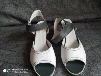 Лот: 13388510. Фото: 1. Босоножки новые р.38. Босоножки