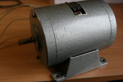 Лот: 6572524. Фото: 1. Электродвигатель АД-90У2. Электродвигатели, микромоторы