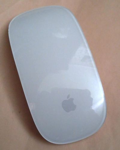 Лот: 7527378. Фото: 1. мышь Apple Magic Mouse в хорошем... Клавиатуры и мыши