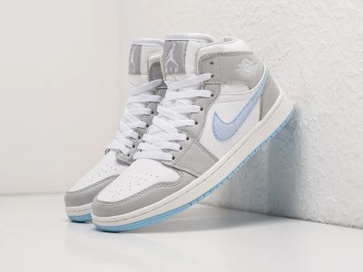Лот: 20278355. Фото: 1. Кроссовки Nike Air Jordan 1 (29945... Кеды, кроссовки, слипоны