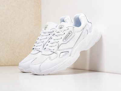 Лот: 17133260. Фото: 1. Кроссовки Adidas Falcon W (18613... Кеды, кроссовки, слипоны