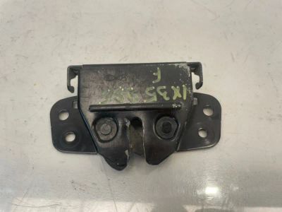 Лот: 23018198. Фото: 1. замок капота Hyundai IX35 LM. Двигатель и элементы двигателя