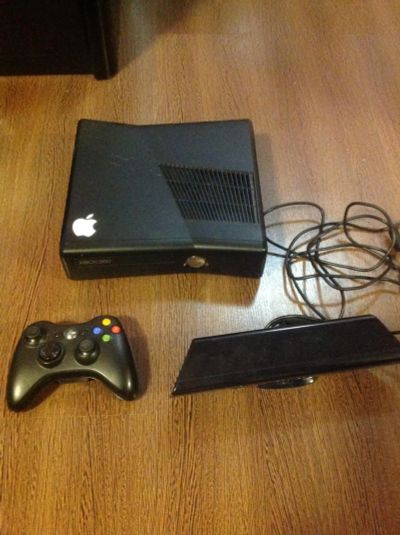 Лот: 8864529. Фото: 1. xbox 360 + Kinect + 10 игр. Игровые приставки, консоли