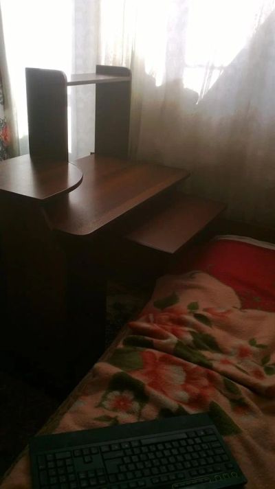 Лот: 3784313. Фото: 1. компьютерный стол. Столы, стулья, обеденные группы