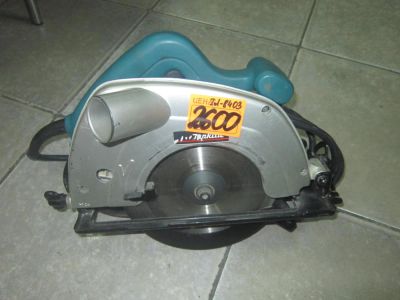 Лот: 4118544. Фото: 1. Продам дисковую пилу Makita 5604R... Электроинструмент