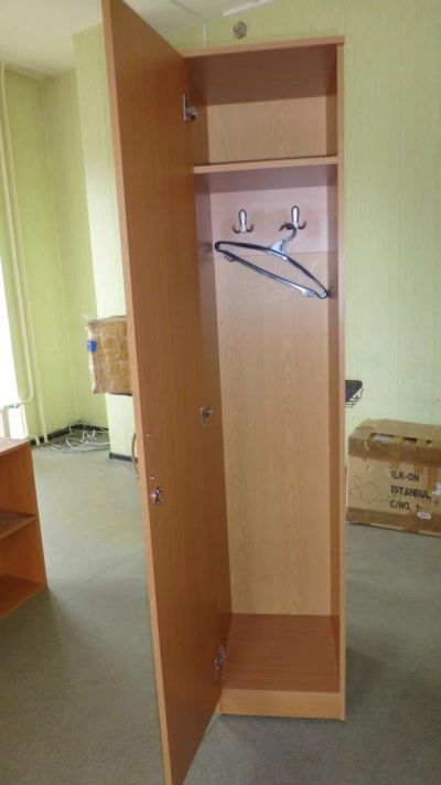 Лот: 5208635. Фото: 1. Продам шкаф -пенал бук. Другое (офисная мебель и домашние кабинеты)