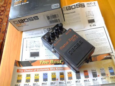 Лот: 8144527. Фото: 1. BOSS MT 2 Metal Zone. Гитарные эффекты и комбоусилители