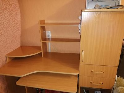 Лот: 17037402. Фото: 1. Компьютерный стол. Компьютерные и письменные столы