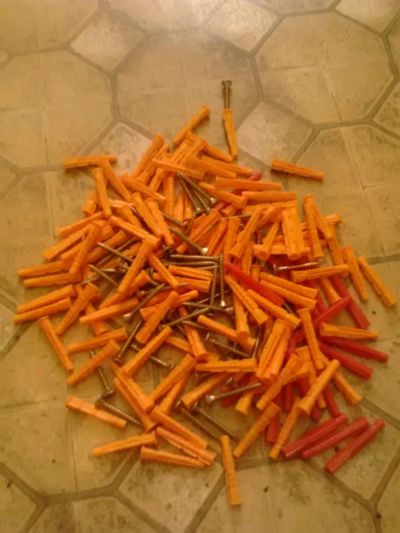 Лот: 8695640. Фото: 1. дюбель и саморезы. Крепёж