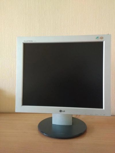 Лот: 11286146. Фото: 1. Монитор LG Flatron L1730S. Крепкий... ЖК-мониторы