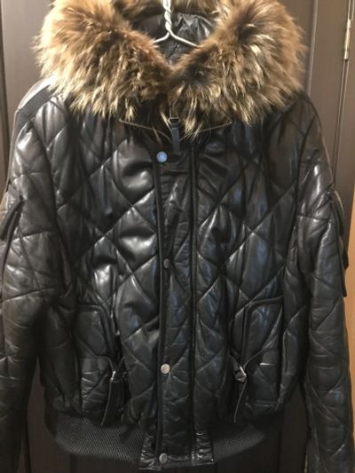 Лот: 25270430. Фото: 1. Кожаный пуховик. Верхняя одежда