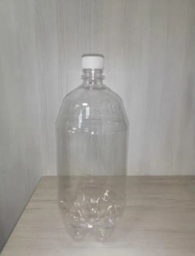 Лот: 19820000. Фото: 1. Пэт бутылка 1,5 литра. Некондиция. Одноразовая посуда