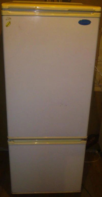 Лот: 4201233. Фото: 1. Холодильник Бирюса 18 1999г. Холодильники, морозильные камеры