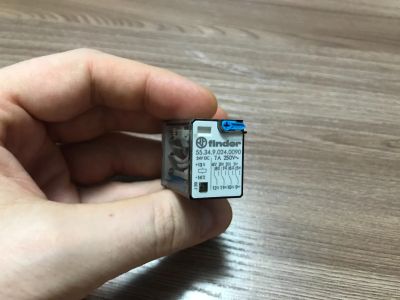 Лот: 17100336. Фото: 1. Промежуточное реле Finder 55.34... Магнитные пускатели, контакторы, реле