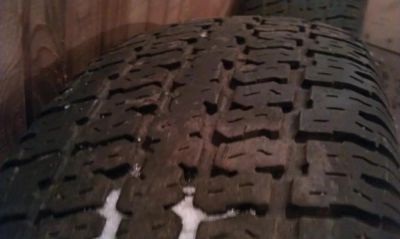 Лот: 5814615. Фото: 1. R15 235/75 продам 2 шины KUMHO... Шины