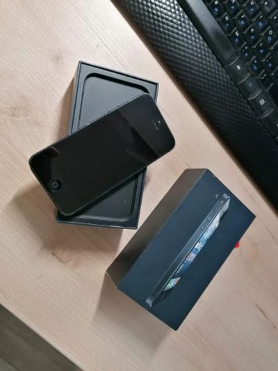Лот: 17176677. Фото: 1. iphone 5. Смартфоны