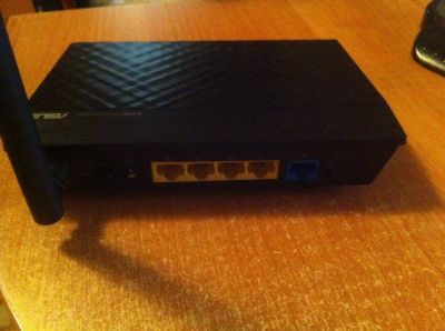 Лот: 10733716. Фото: 1. Роутер Asus RT-N10P. Маршрутизаторы (роутеры)