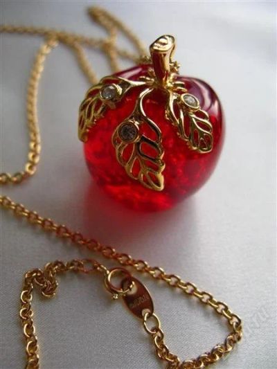 Лот: 969073. Фото: 1. Винтажный кулон от AVON 1995г... Кулоны, подвески