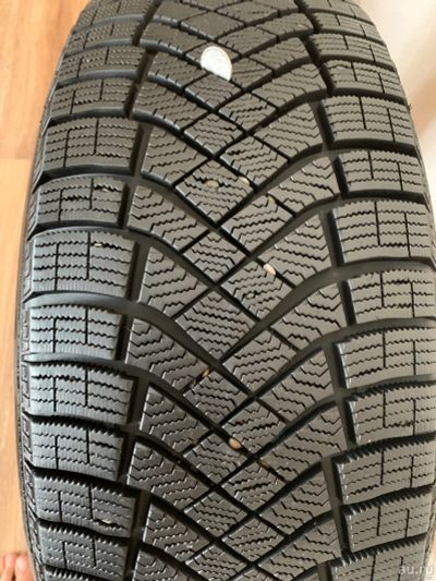 Лот: 16387215. Фото: 1. Резина pirelli ice zero fr R18... Шины