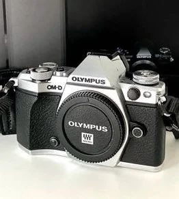 Лот: 16199015. Фото: 1. Olympus OM-D EM5 body (конфетка... Цифровые беззеркальные со сменной оптикой
