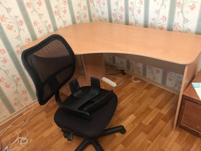 Лот: 13962183. Фото: 1. Стол компьютерный. Компьютерные и письменные столы