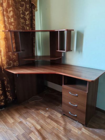 Лот: 22992383. Фото: 1. Стол компьютерный. Компьютерные и письменные столы