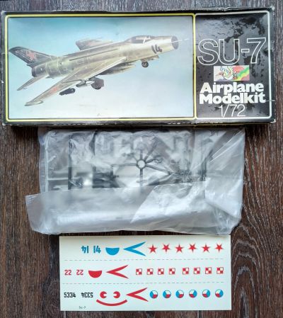 Лот: 25518705. Фото: 1. Сборная модель самолета SU-7... Игрушки