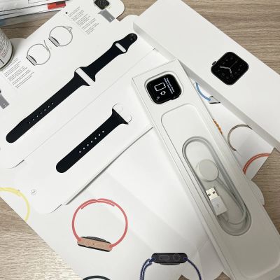 Лот: 19172046. Фото: 1. Apple Watch SE 40mm Space Gray... Смарт-часы, фитнес-браслеты, аксессуары