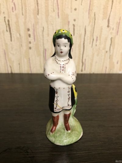 Лот: 17696667. Фото: 1. Украинская девушка. Завод Бронницы... Фарфор, керамика
