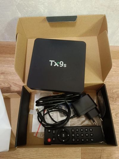 Лот: 20834272. Фото: 1. Smart TV ТВ приставка Tanix Tx9s... Медиаплееры