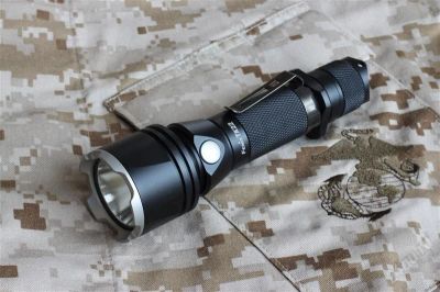 Лот: 2401314. Фото: 1. Фонарь Fenix TK22. Фонарики