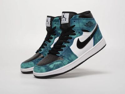 Лот: 16698983. Фото: 1. Кроссовки Nike Air Jordan 1 Mid. Кеды, кроссовки, слипоны