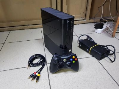 Лот: 14066667. Фото: 1. Xbox 360 . Игровые приставки, консоли