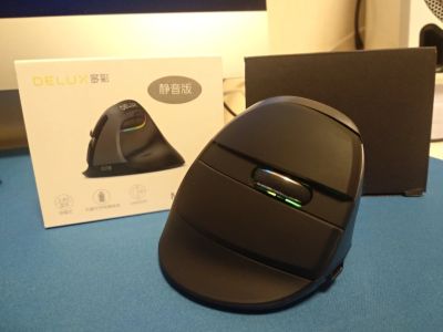 Лот: 12729196. Фото: 1. вертикальная мышь delux m618 mini... Клавиатуры и мыши