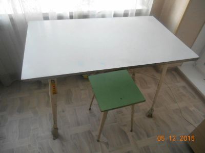 Лот: 6568498. Фото: 1. Стол металлический. Другое (мебель)