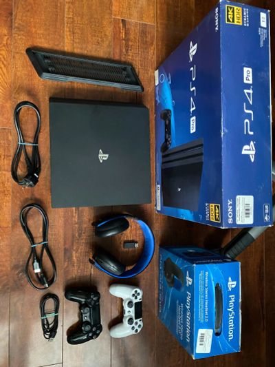 Лот: 18379762. Фото: 1. sony playstation 4 pro. Игровые приставки, консоли