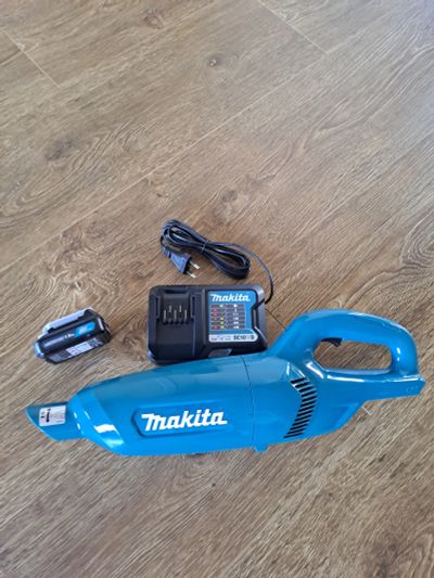 Лот: 23300584. Фото: 1. Makita CL106FD. Строительный пылесос... Электроинструмент