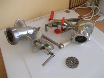 Лот: 3927416. Фото: 1. Две советские мясорубки. Кухонная