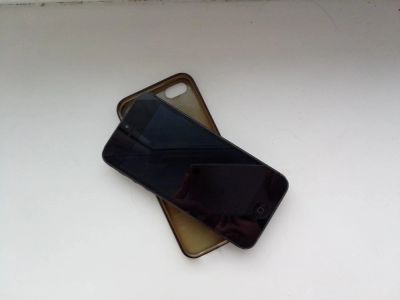 Лот: 10856677. Фото: 1. iPhone 5 16GB Black. Смартфоны