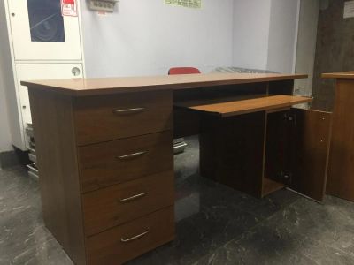 Лот: 8729739. Фото: 1. Продам б/у офисную мебель: шкафы... Компьютерные и письменные столы