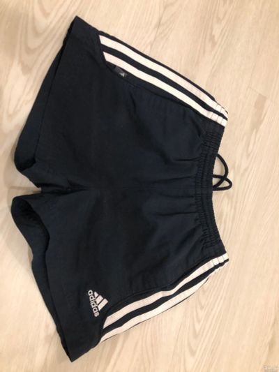 Лот: 15393429. Фото: 1. Шорты Adidas 110. Брюки, шорты, джинсы