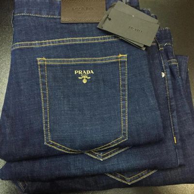 Лот: 7437901. Фото: 1. Джинсы Prada. Брюки, джинсы, шорты