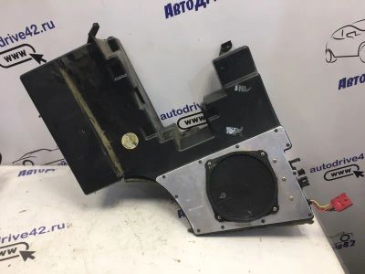 Лот: 21715688. Фото: 1. Сабвуфер Audi A4 8D5. Кузов