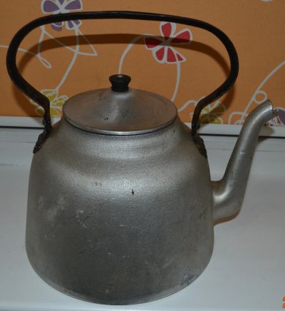 Лот: 17134236. Фото: 1. Чайник литой. 5 литров. Чайники, заварники, турки