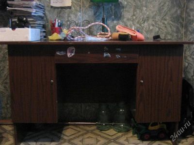 Лот: 2717847. Фото: 1. Стол письменный. Столы, стулья, обеденные группы